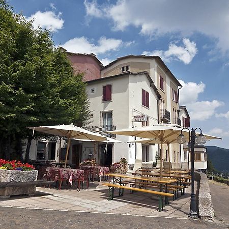 Albergo Ristorante Leso บอสโก เคียซานูโอวา ภายนอก รูปภาพ
