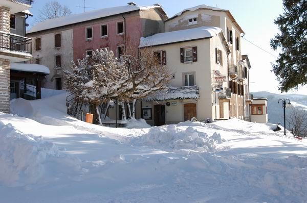 Albergo Ristorante Leso บอสโก เคียซานูโอวา ภายนอก รูปภาพ